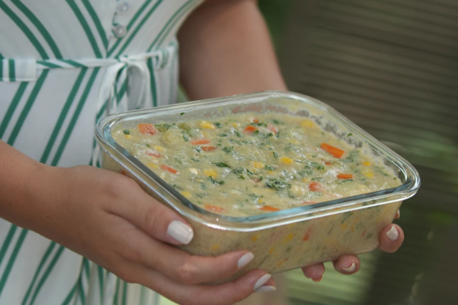 Salada de maionese vegana e sem glúten. Essa versão não perde para a original e é muito mais leve e nutritiva!